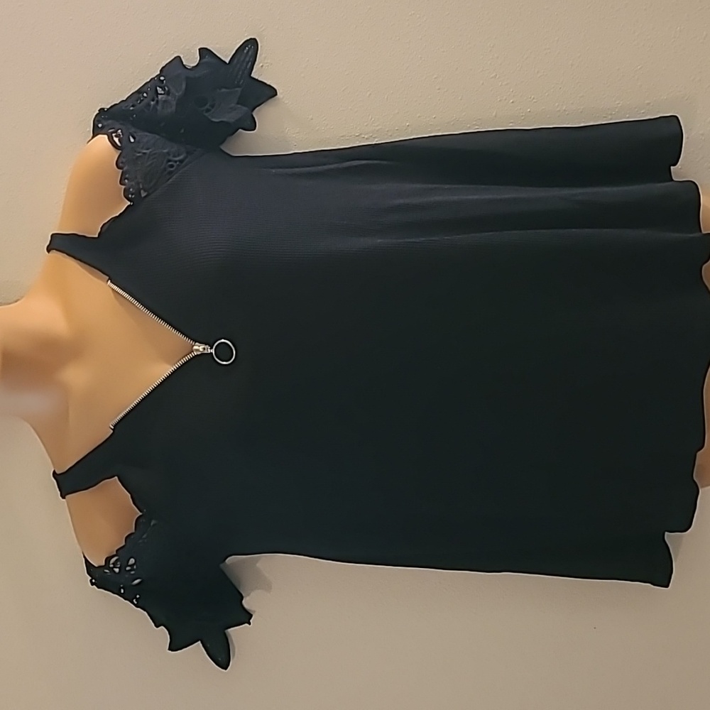 Ladie's black top with lace sleeves & front 1/2 zip size XL